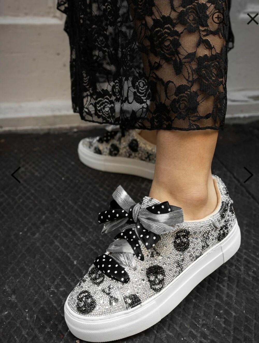 Betsey Johnson Sparkle Skull Sneaker. Sz 11